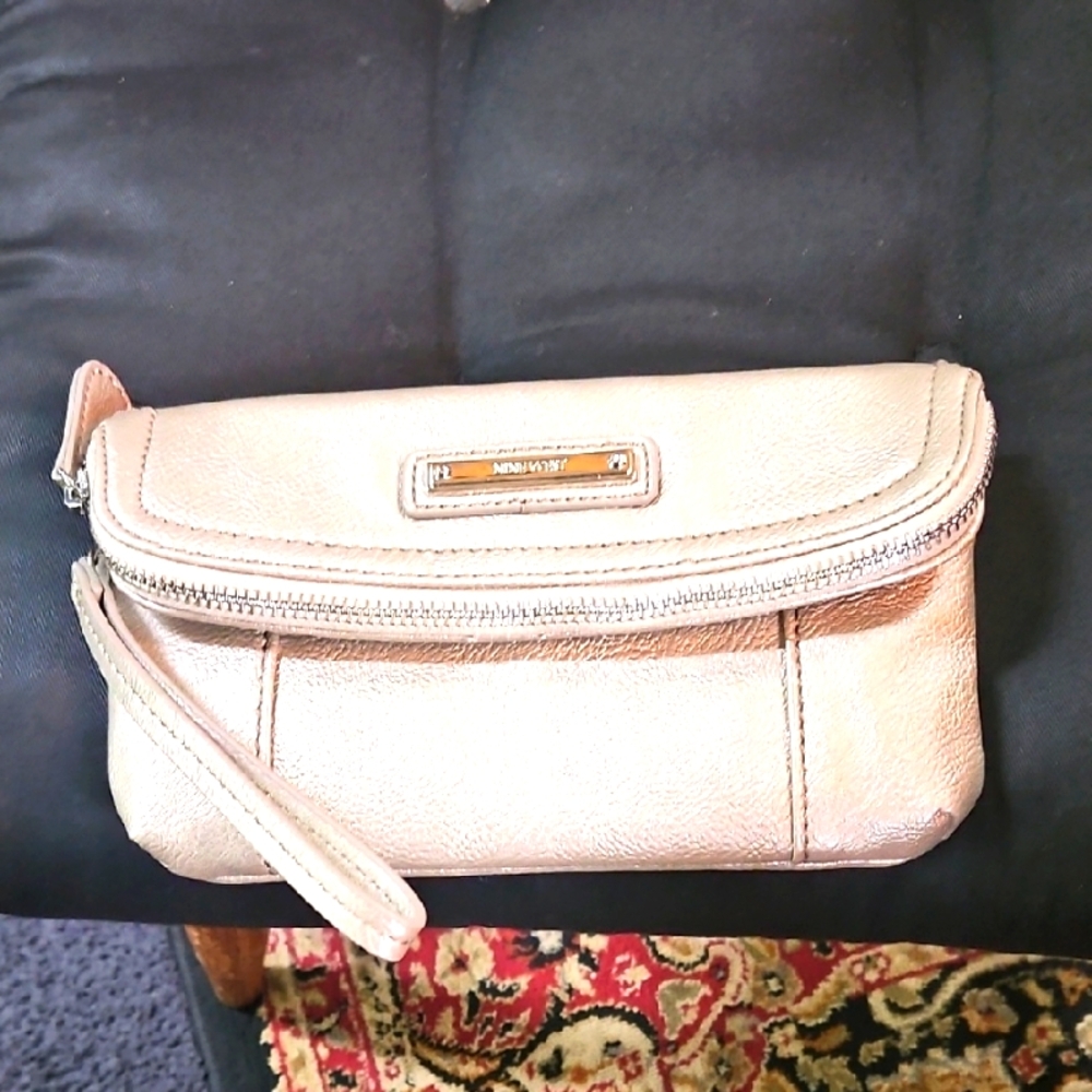 New Nine West Gold Leather Clutch Wallet Wristlet Zippered Fold-Over Flap